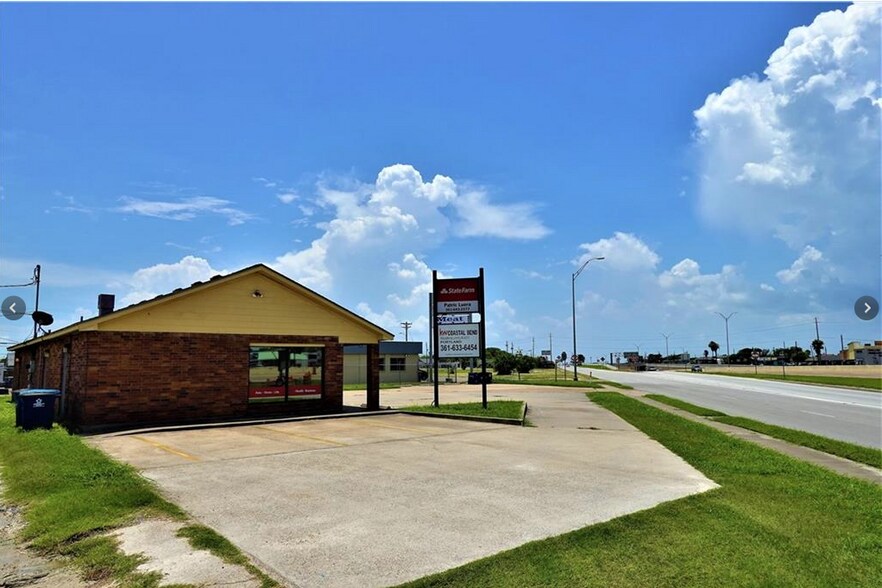 902 US Highway 181, Portland, TX à vendre - Photo du bâtiment - Image 3 de 3