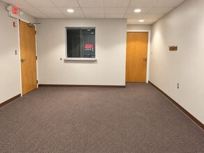 19250 E Bagley Rd, Cleveland, OH for lease Interior Photo- Image 2 of 12