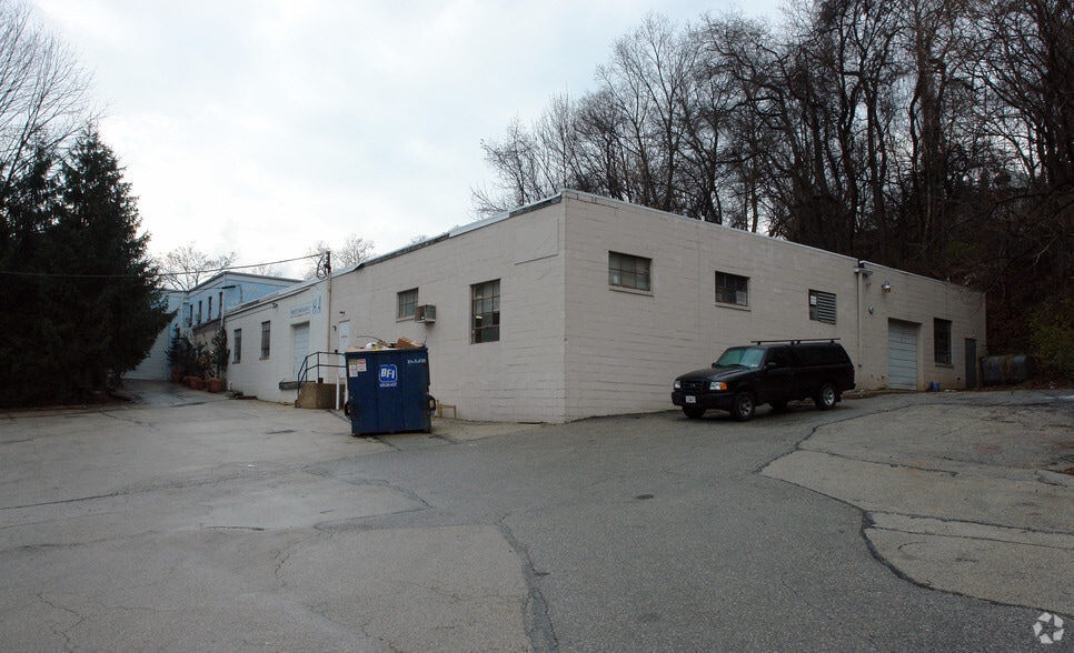 1020 Matsonford Rd, West Conshohocken, PA for lease - Building Photo - Image 2 of 3