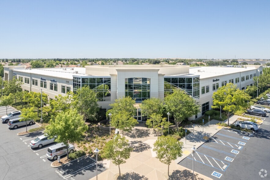 1430 Blue Oaks Blvd, Roseville, CA à louer - Photo du bâtiment - Image 2 de 7