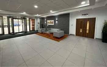 South Shore Rd, Wilmslow for lease Interior Photo- Image 2 of 6