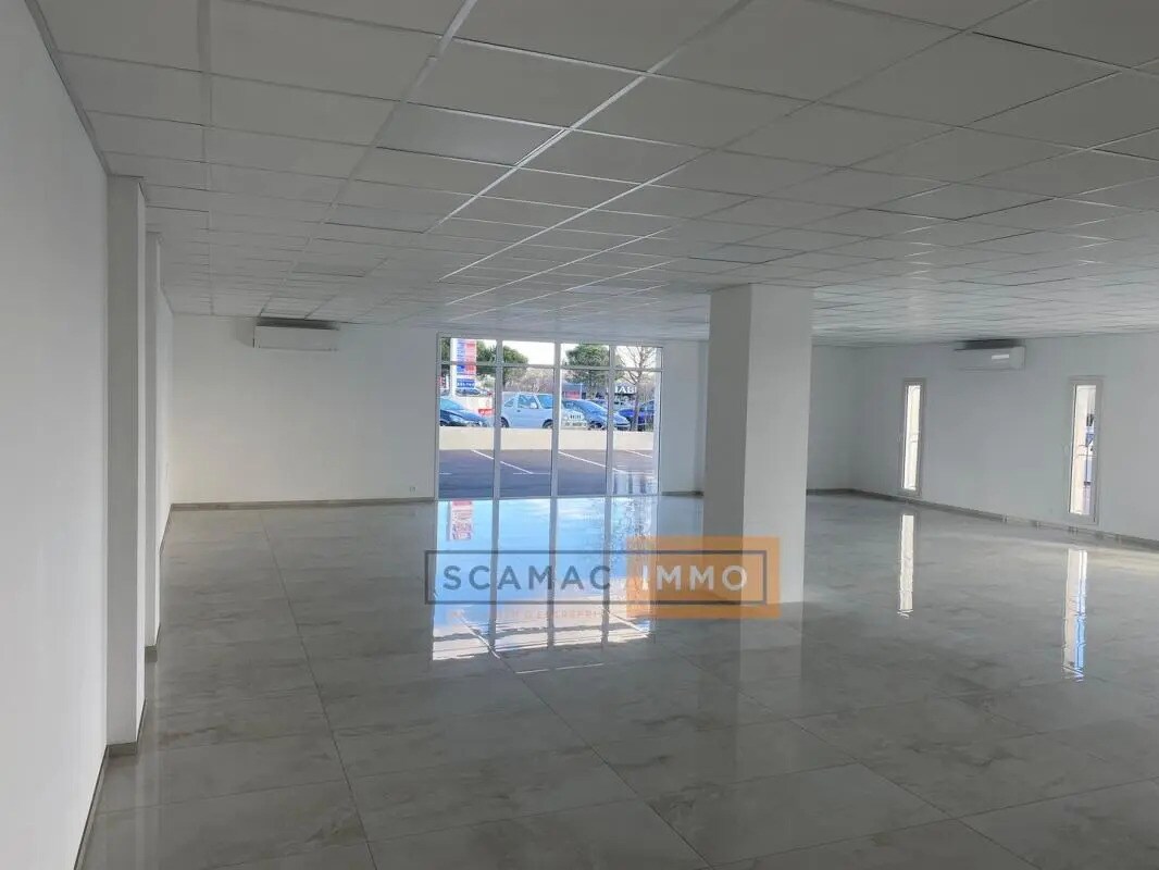 Flex in Solliès-Pont for lease Interior Photo- Image 1 of 8