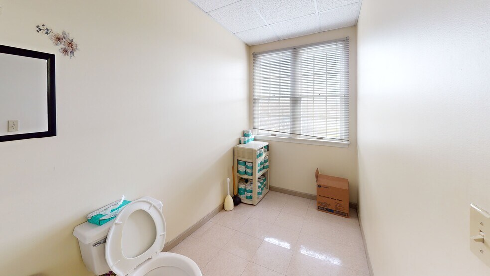 769 S Main St, Manchester, NH à vendre - Photo du bâtiment - Image 2 de 22