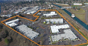 Tigard Business Park - Entrepôt