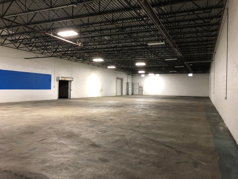 4455 Chambers Hill Rd, Harrisburg, PA for lease - Interior Photo - Image 2 of 8