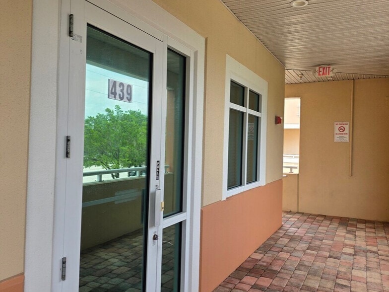 601 N Congress Ave, Delray Beach, FL à louer - Photo du bâtiment - Image 2 de 37