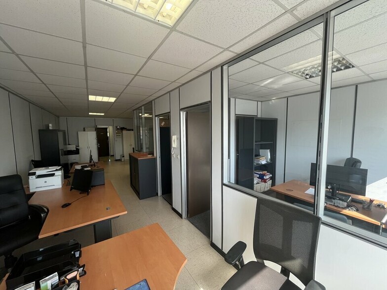 Office in Fontenay-sous-Bois for lease - Building Photo - Image 3 of 9