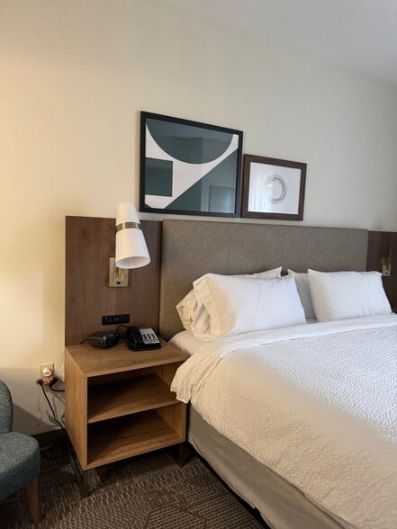 11101 Fountain Lake Dr, Stafford, TX à vendre - Photo du bâtiment - Image 3 de 12