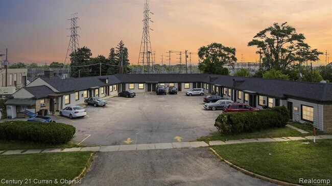 More details for 44784 Woodward Ave, Pontiac, MI - Hospitality for Sale