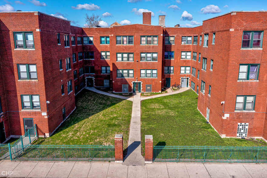 7910 S Ingleside Ave, Chicago, IL à vendre - Photo du bâtiment - Image 1 de 1