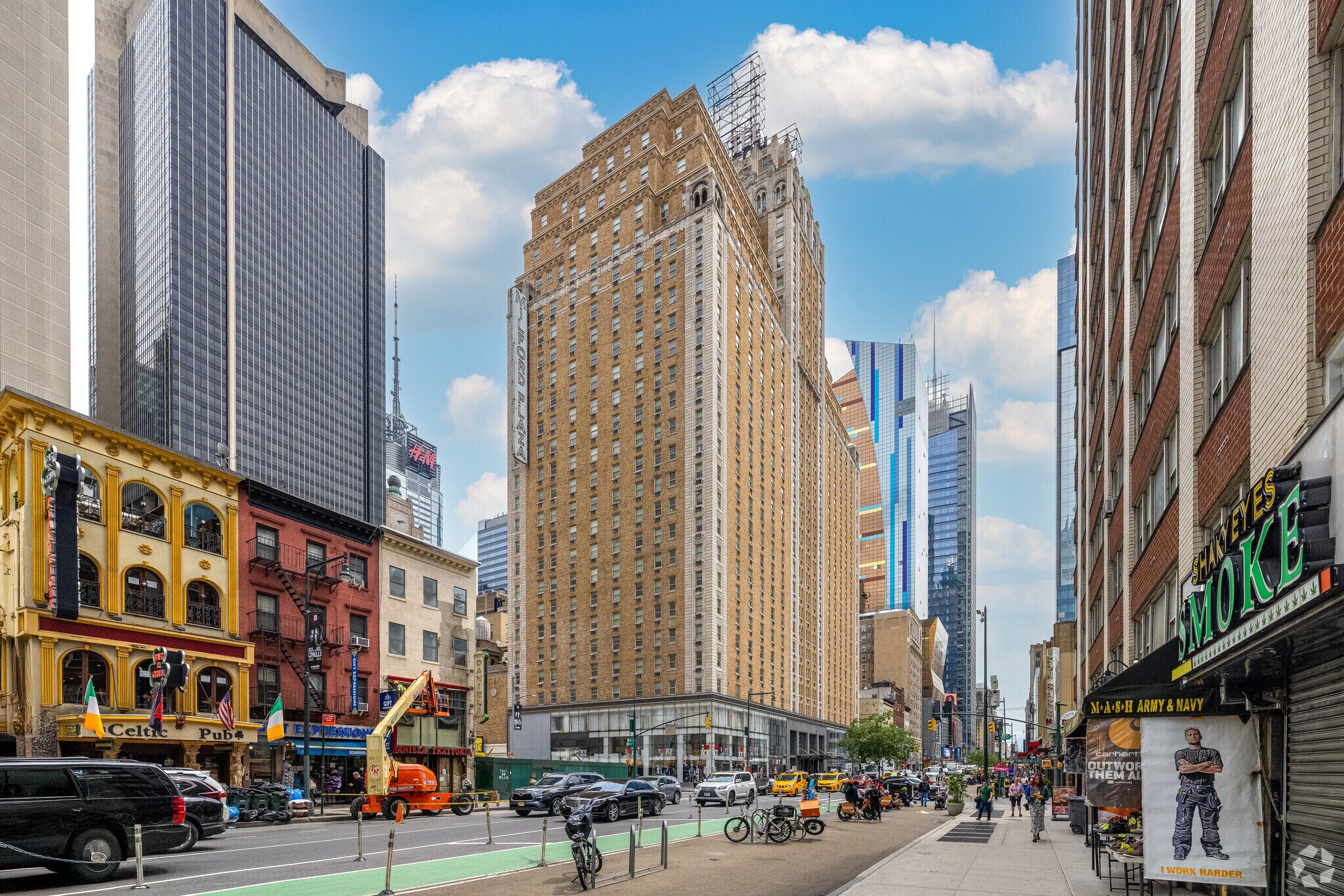 700 8th Ave, New York, NY for lease Primary Photo- Image 1 of 6