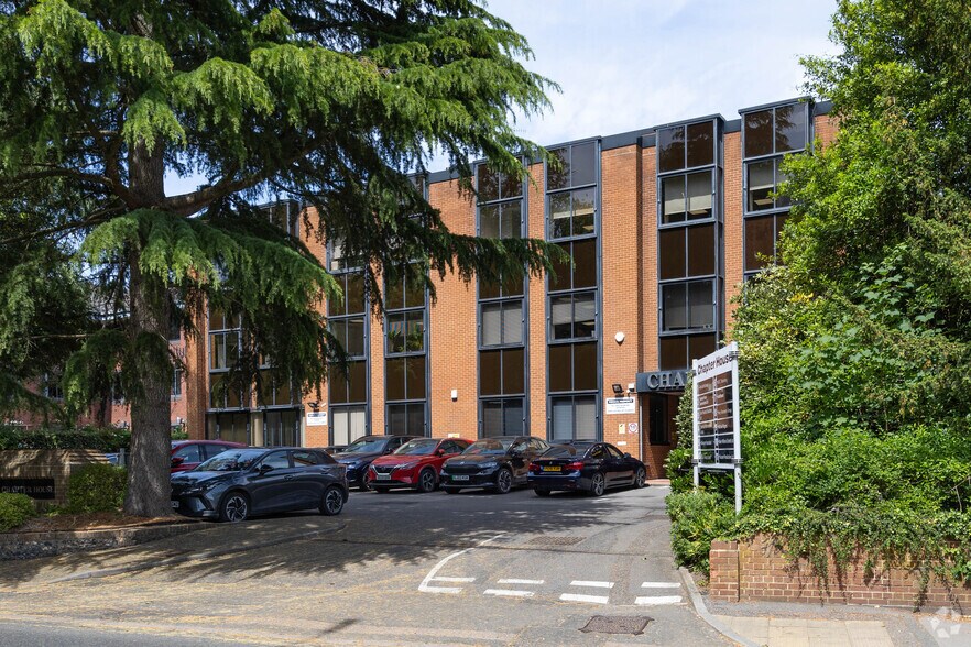 33 London Rd, Reigate à louer - Photo du bâtiment - Image 2 de 3