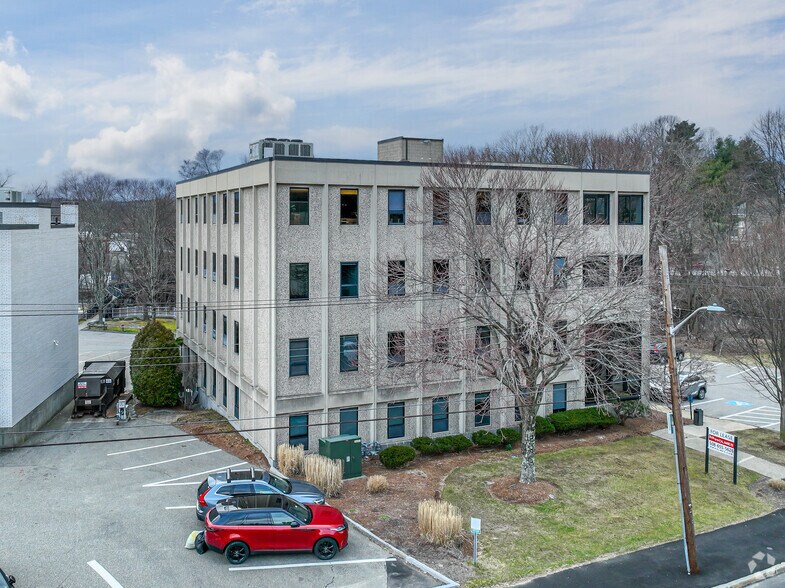 15 Walnut St, Wellesley, MA à louer - Photo du bâtiment - Image 2 de 5