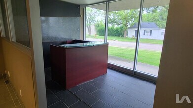 590 Nash Rd, Hamilton, ON for lease Interior Photo- Image 2 of 6