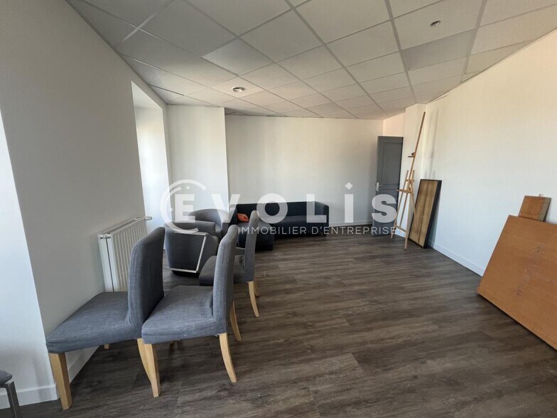 Office in Le Raincy for lease - Interior Photo - Image 3 of 10