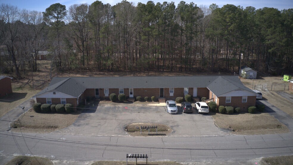 4942-4959 Fieldcrest Dr, Fayetteville, NC à vendre - Photo du bâtiment - Image 3 de 18