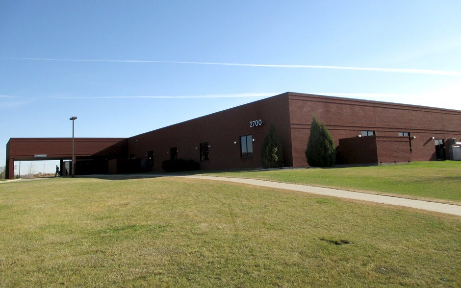 2700 8th St NW, Minot, ND à vendre - Photo du bâtiment - Image 3 de 21