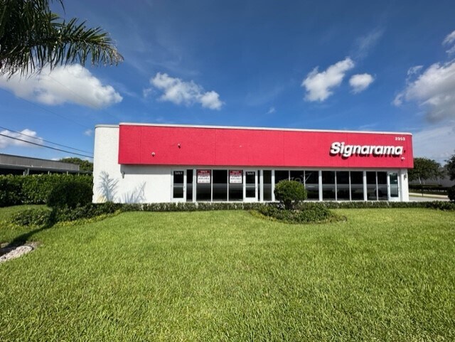 2353 N Military Trl, West Palm Beach, FL à louer Photo du bâtiment- Image 1 de 2