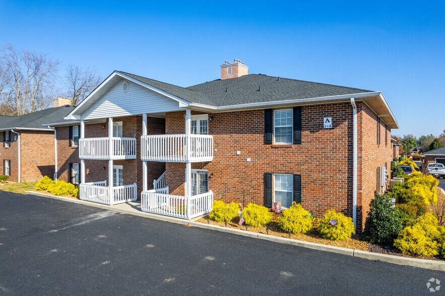 1045 Fisk Rd, Cookeville, TN à vendre - Photo principale - Image 1 de 33