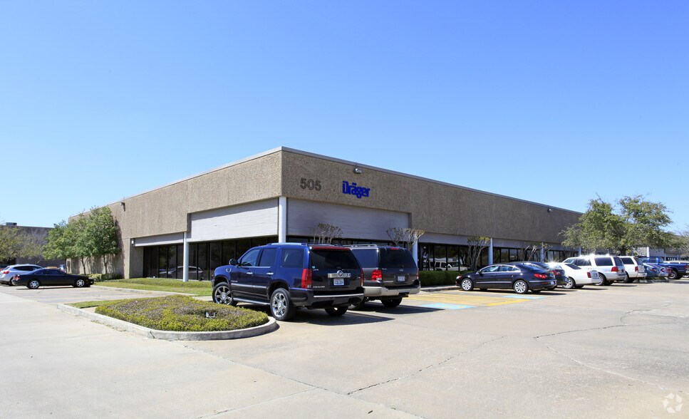 505 Julie Rivers Dr, Sugar Land, TX for lease - Primary Photo - Image 1 of 11