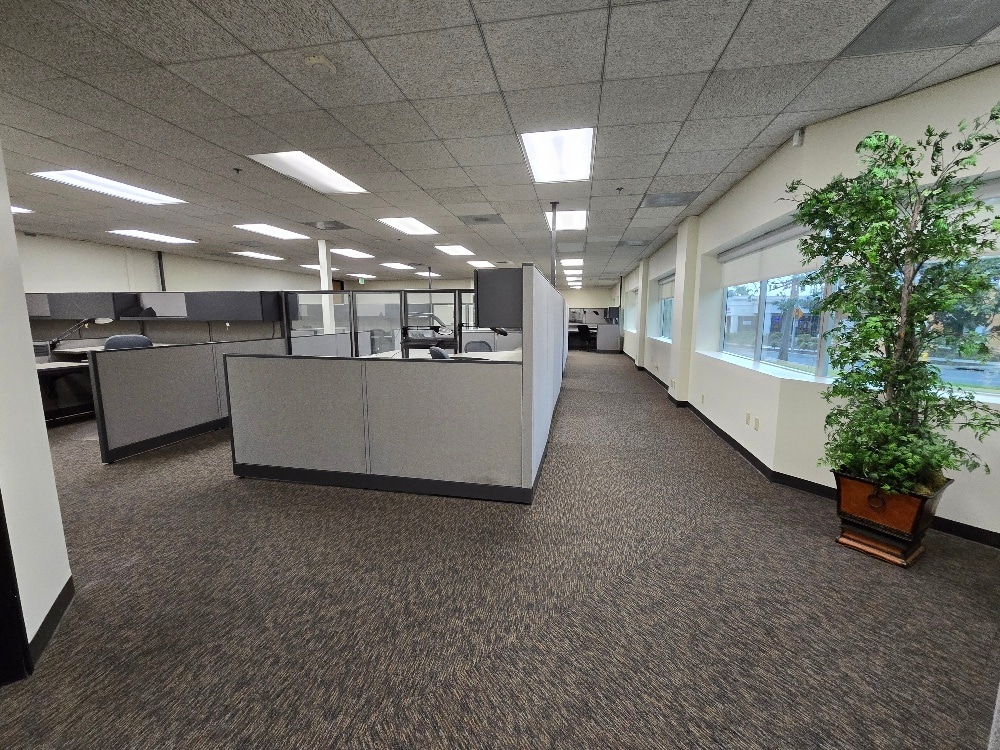 10350-10390 Commerce Center Dr, Rancho Cucamonga, CA à louer Photo intérieure- Image 1 de 4