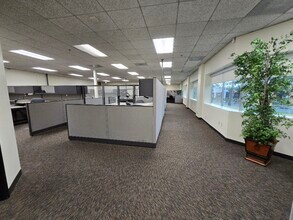 10350-10390 Commerce Center Dr, Rancho Cucamonga, CA à louer Photo intérieure- Image 1 de 4