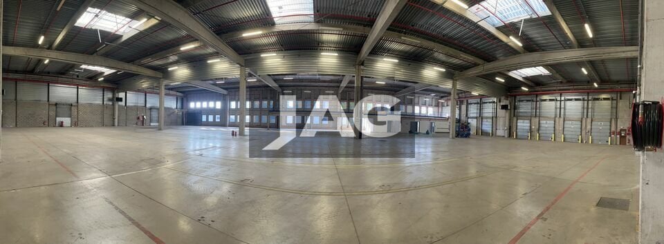 Industrial in Vénissieux for lease - Building Photo - Image 2 of 4