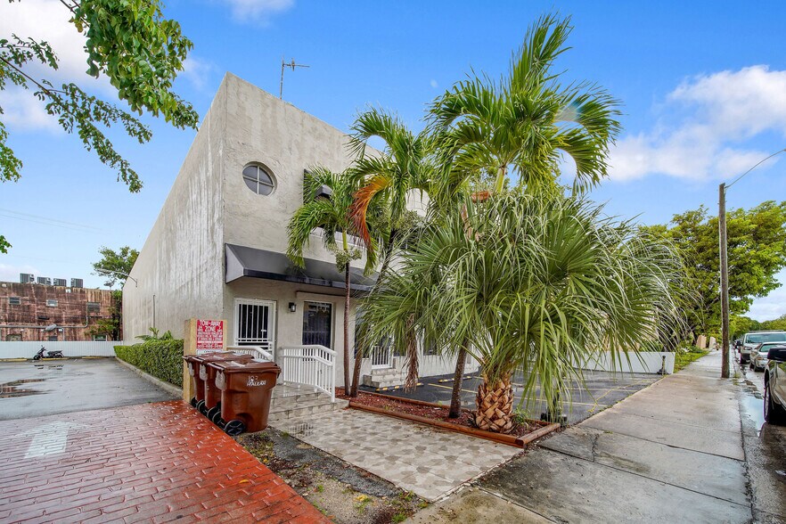 25 E 4th St, Hialeah, FL à louer - Photo du bâtiment - Image 3 de 72