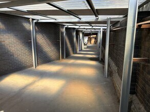 10 Rawmarsh Rd, Rotherham à louer Photo intérieure- Image 2 de 2