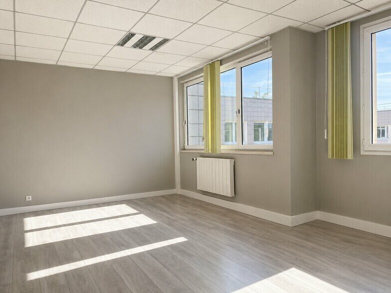 Office in Chenôve for sale - Interior Photo - Image 2 of 20