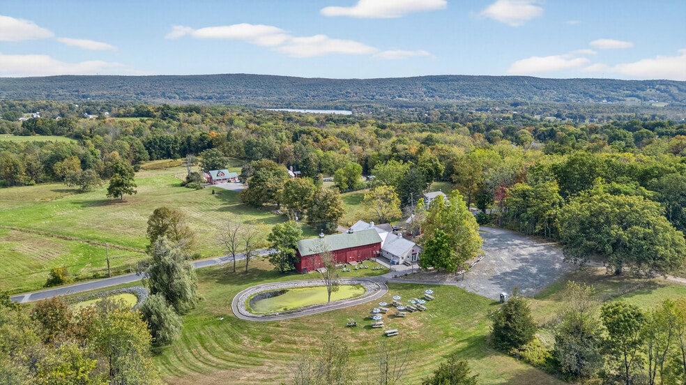 65 Four Corners Rd, Warwick, NY for sale - Building Photo - Image 3 of 42