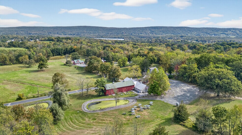 65 Four Corners Rd, Warwick, NY à vendre - Photo du bâtiment - Image 3 de 42