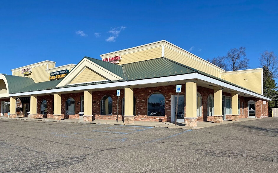 605-635 S Opdyke Rd, Auburn Hills, MI for lease - Building Photo - Image 3 of 4