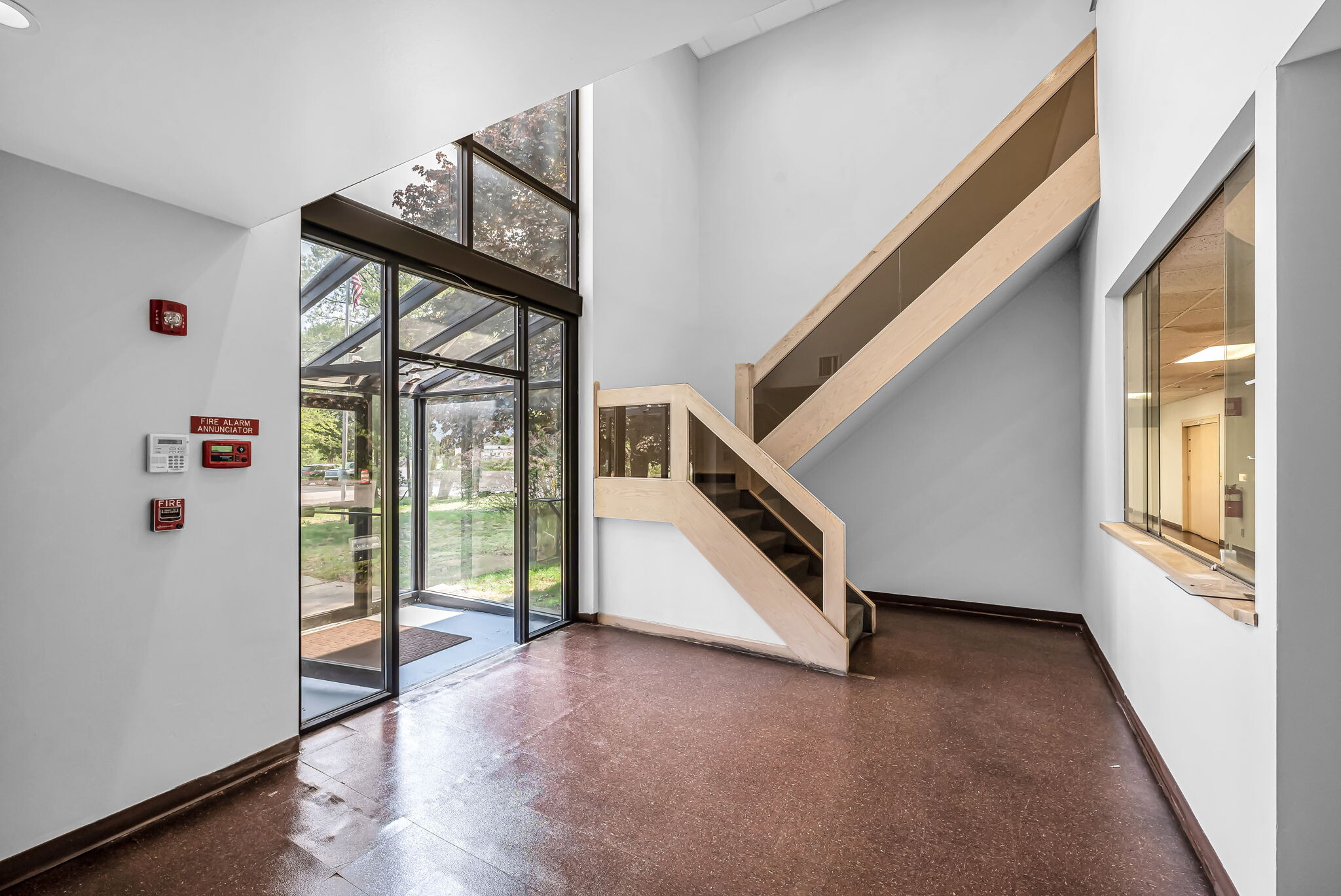 111 Mosher St, Holyoke, MA à vendre Photo intérieure- Image 1 de 12