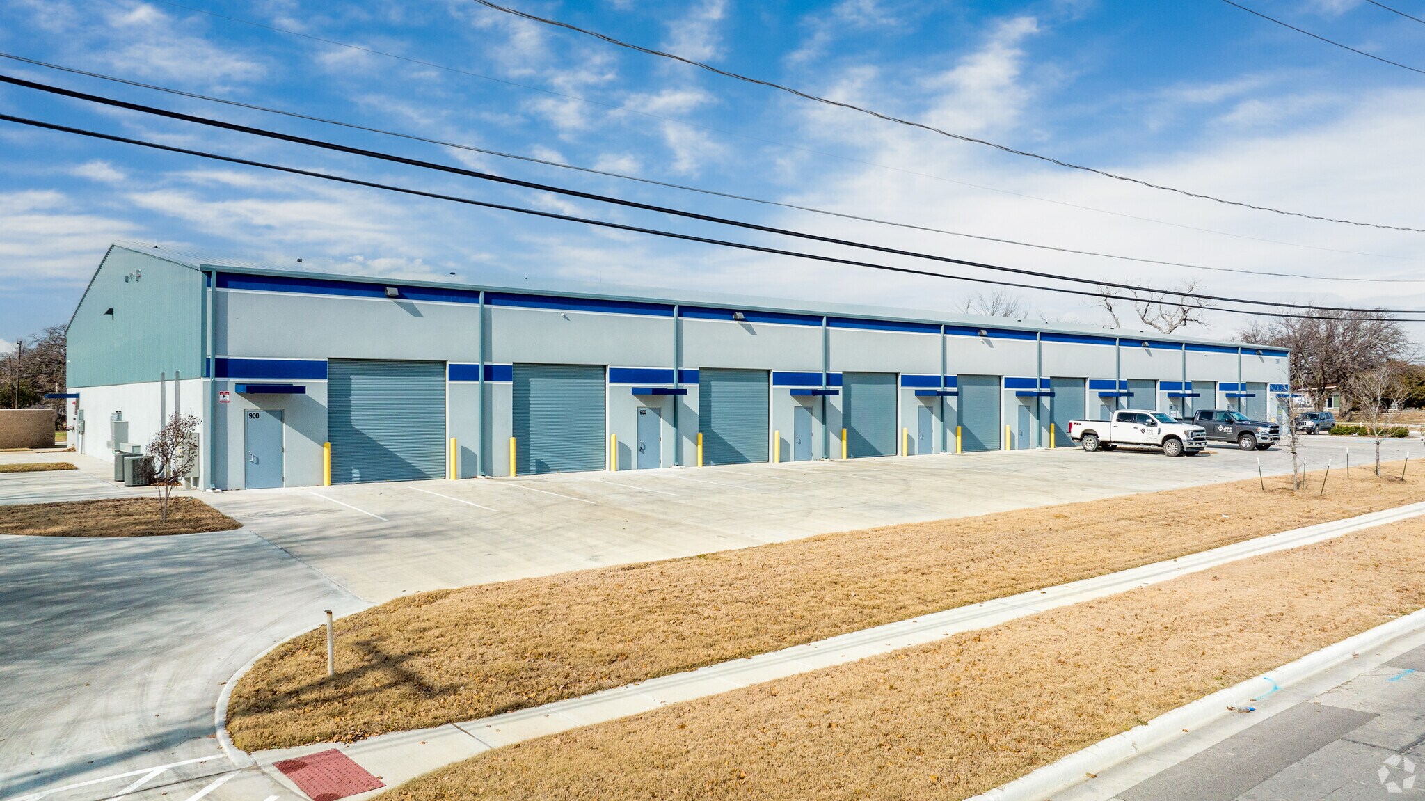 2301 Higgins Ln, Haltom City, TX for lease Primary Photo- Image 1 of 8