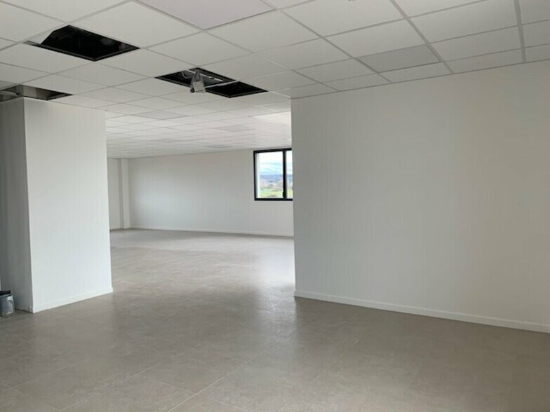 Office in Avignon for sale - Building Photo - Image 3 of 12