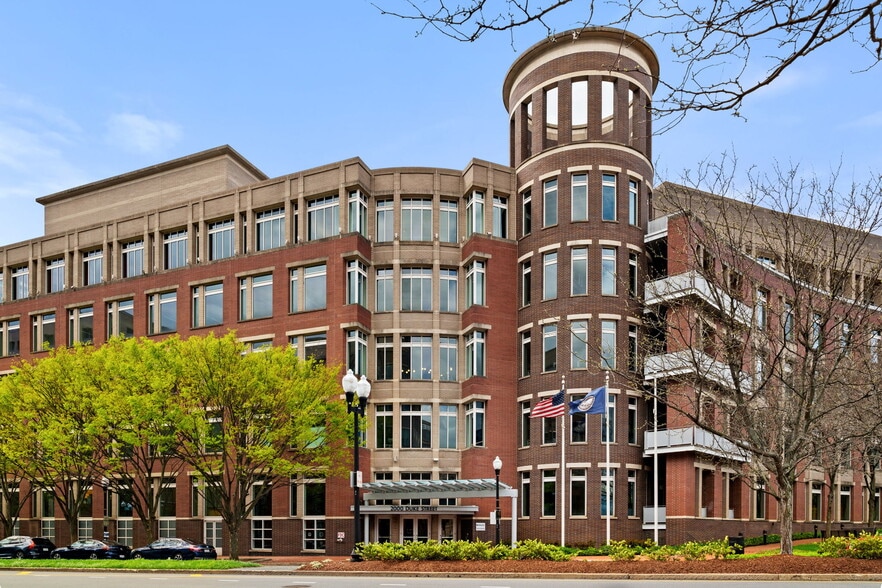 2000 Duke St, Alexandria, VA for sale - Primary Photo - Image 1 of 20