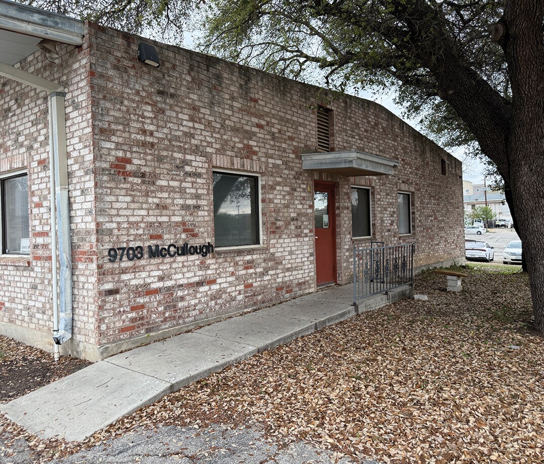 718 Isom Rd, San Antonio, TX à vendre Photo principale- Image 1 de 7