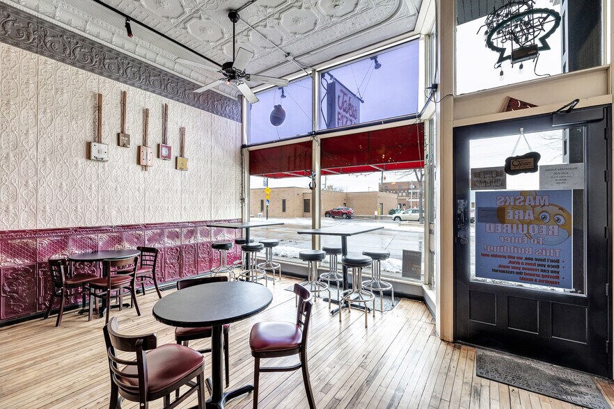 112-114 S Broadway St, Green Bay, WI à vendre - Photo du bâtiment - Image 2 de 34