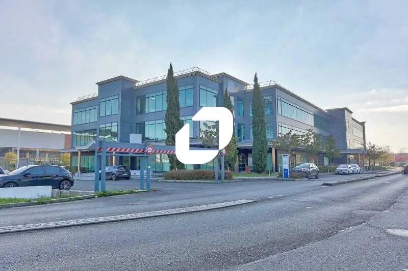 Office in Fleury-Mérogis for lease - Building Photo - Image 2 of 15