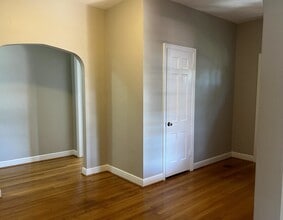 1524 Patrick Rd NE, Roanoke, VA à louer Photo intérieure- Image 2 de 6