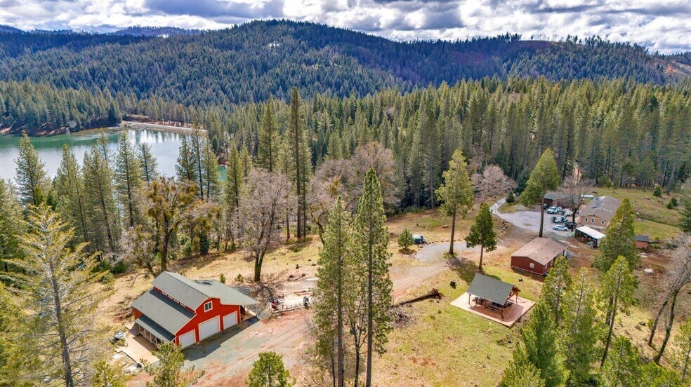 5110 Sly Park Rd, Pollock Pines, CA à vendre - Photo principale - Image 1 de 44