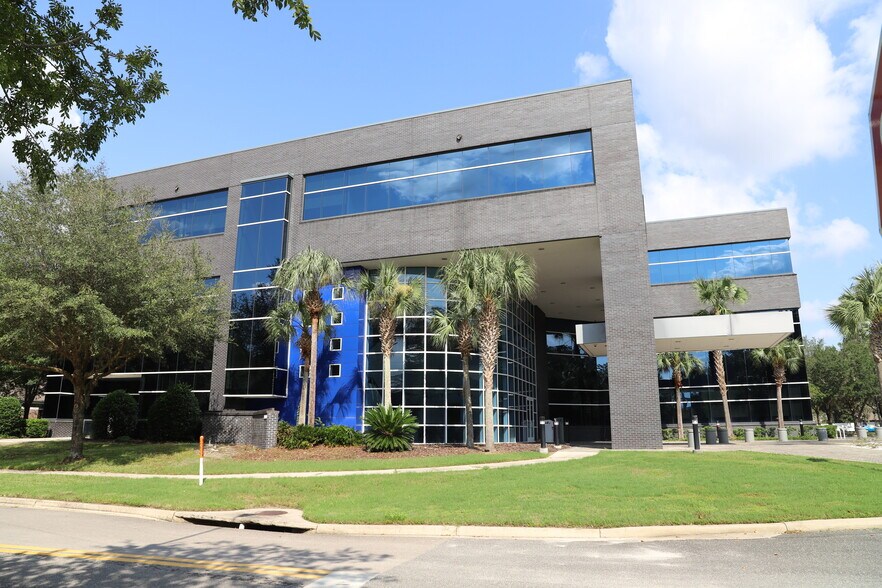 5950 NW 1st Pl, Gainesville, FL à louer - Photo du bâtiment - Image 2 de 16