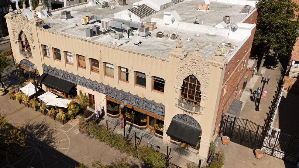 201-215 N Broadway, Santa Ana, CA for sale - Building Photo - Image 2 of 25