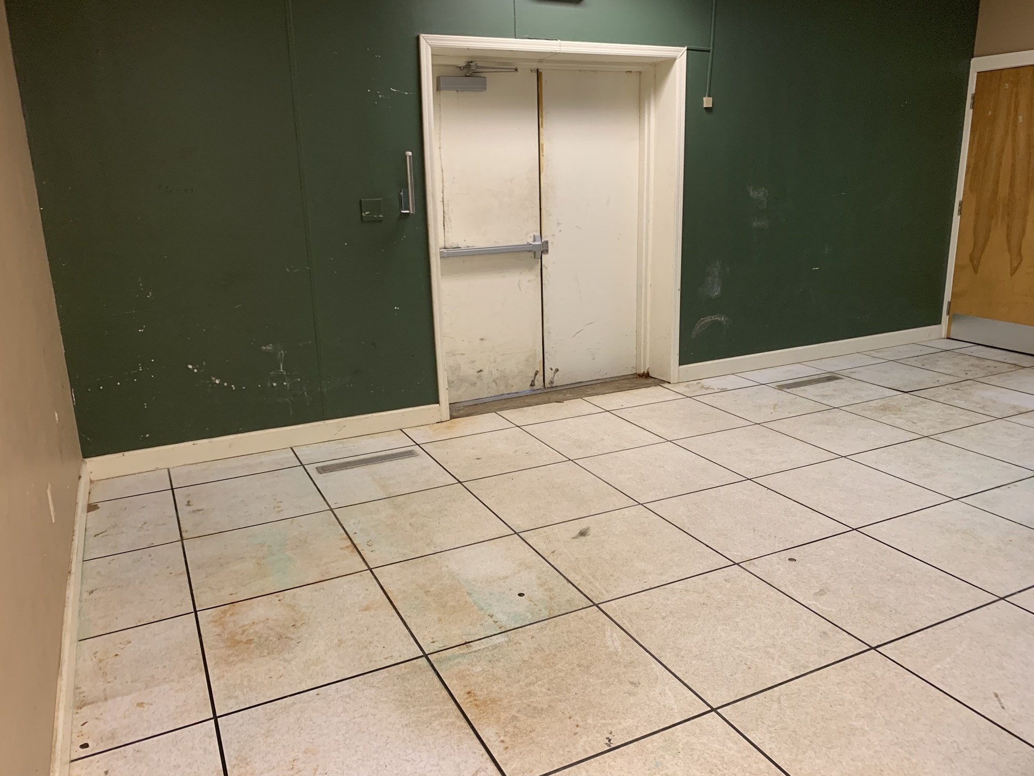 107 Sherman Ave, Raritan, NJ for lease Interior Photo- Image 1 of 16