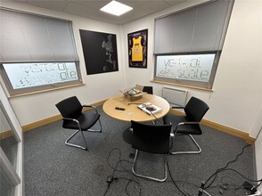 7 Grimbald Crag Ct, Knaresborough for lease Interior Photo- Image 2 of 10