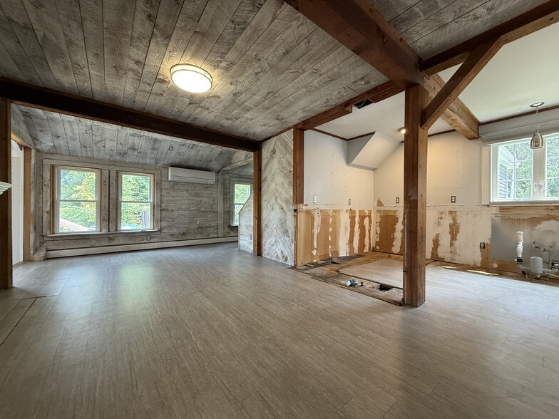 561 Foundry St, South Easton, MA for lease - Building Photo - Image 2 of 19