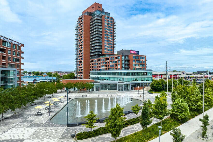 67 Bayly St W, Ajax, ON à louer - Photo du bâtiment - Image 2 de 4