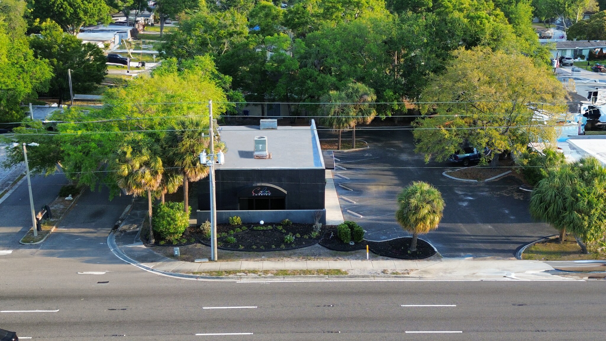 2850 East Bay Dr, Largo, FL à vendre Photo du bâtiment- Image 1 de 7