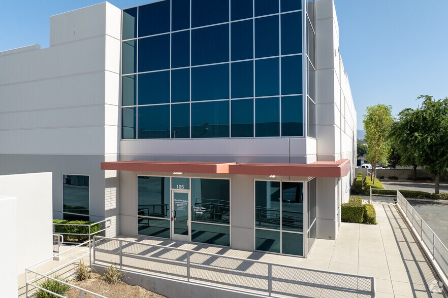 450 Kansas St, Redlands, CA à louer - Photo du bâtiment - Image 2 de 6